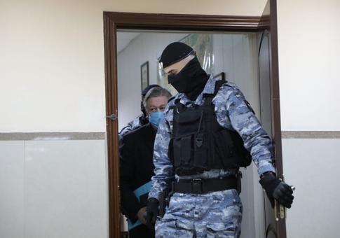 Защита Ефремова попросила приговор без лишения свободы