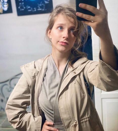 Арзамасова выложила трогательные фото со своим «экранным папой» Андреем Леоновым