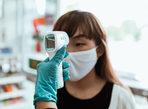 «Возвращаются и умирают»: новое исследование выявило разрушительные последствия COVID−19