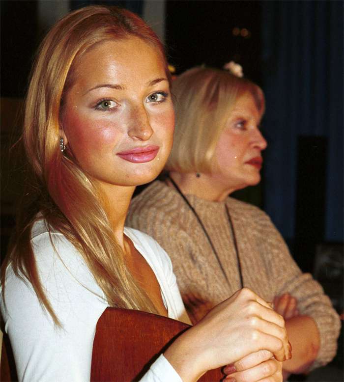 Мария Максакова и Людмила Максакова в 2000 году