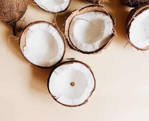 Просто баунти: 5 бьюти-средств с кокосом в составе