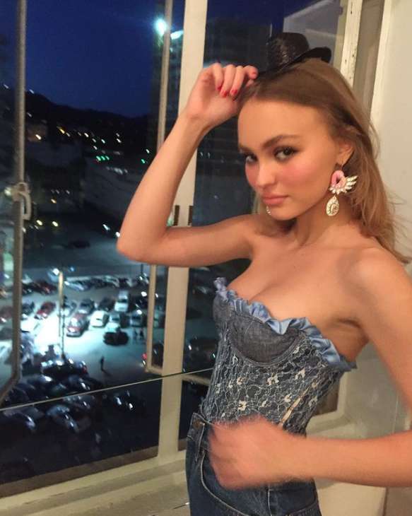 Лили-Роуз Депп