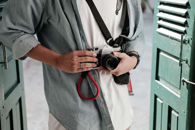 За каждым шагом блогеров следят подписчики За каждым шагом блогеров следят подписчики