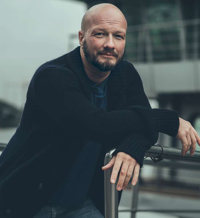 "Измену, в отличие от обидных слов и глупых поступков, нельзя прощать. Надо уходить. Если простишь, решат, что можно все, и снова повторят" Измену, в отличие от обидных слов и глупых поступков, нельзя прощать. Надо уходить. Если простишь, решат, что можно все, и снова повторят