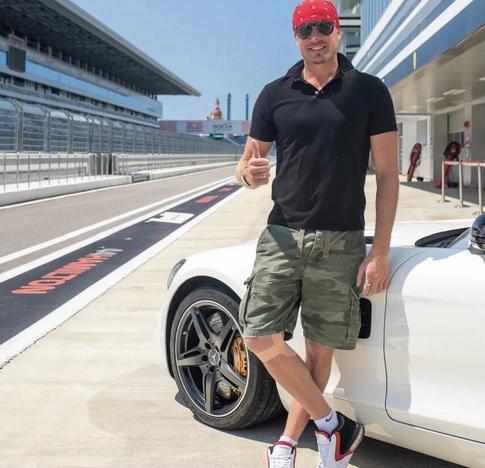 Роман Костомаров показал себя после операции