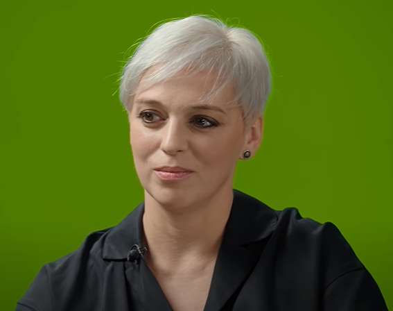 Нелли Уварова