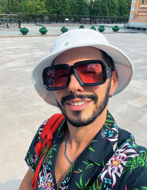 Да удаленький! Известные мужчины, которых не смущает небольшой рост