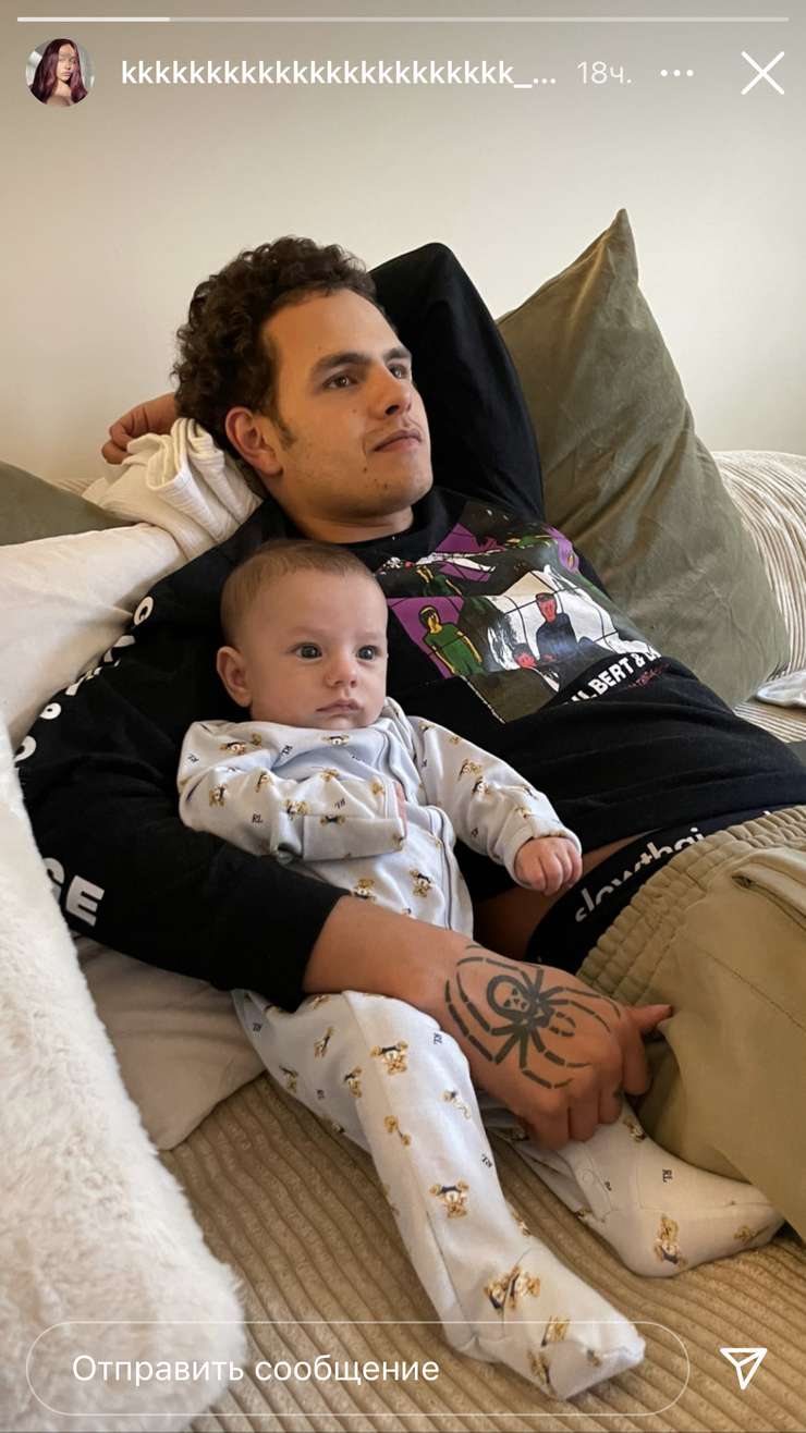 Певица показала лицо мальчика Певица показала лицо мальчика