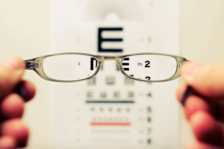 резкое ухудшение зрения - повод задуматься о здоровье сосудов
