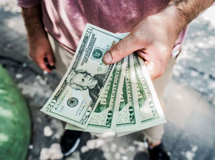 Названы причины возможной девальвации рубля в декабре