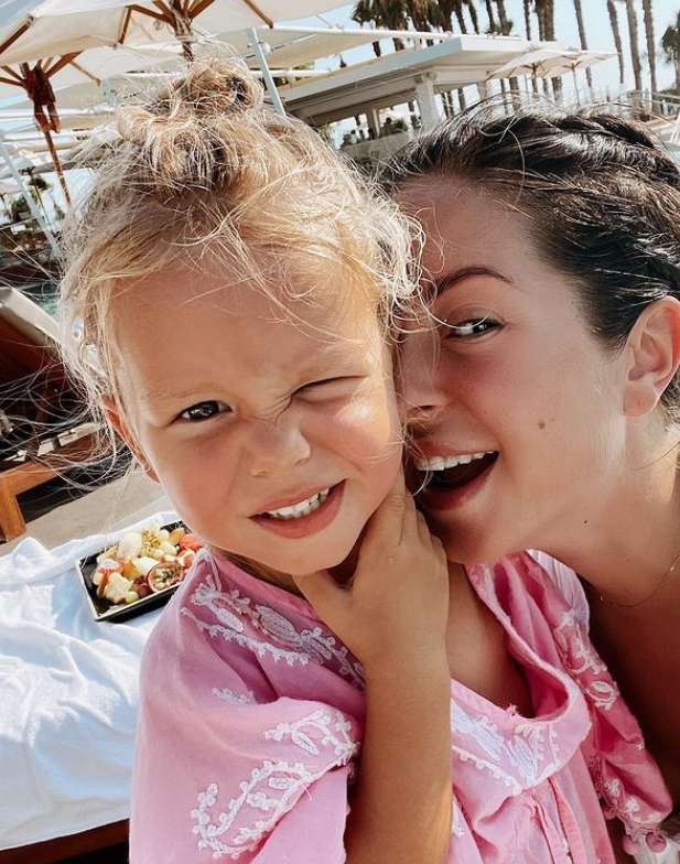 дочь Нюши прекрасно общается с братьями