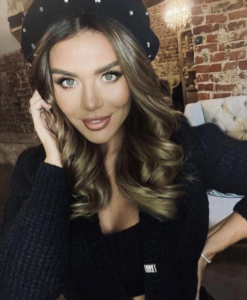 «Его обезболит время»: Седокова прокомменти­ровала распад группы Artik&Asti