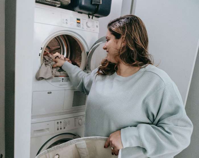 С некоторыми пятнами стиральная машина не может справиться
