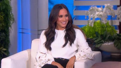 Дональд Трамп обвинил Меган Маркл в неуважительном отношении к Елизавете II