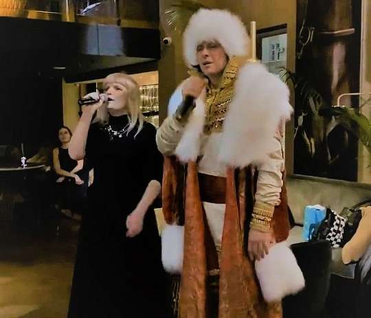 Прохор Шаляпин и светский обозреватель Ульяна Калашникова спели дуэтом