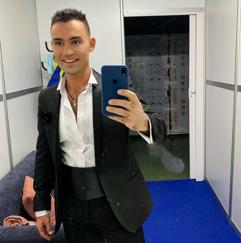 Юрий Титов вступился за Власову, которую назвали «недопевицей»