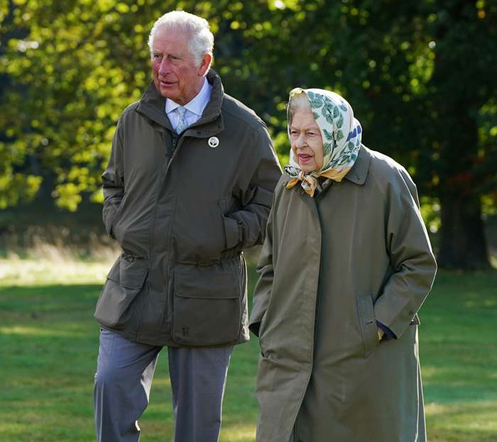Принц Чарльз и королева Елизавета II