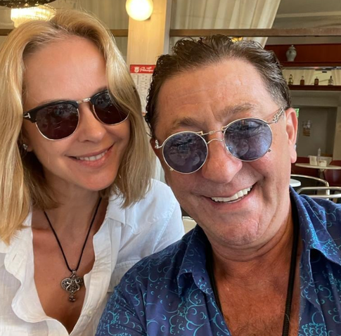 Григорий Лепс официально развелся с Анной Шаплыковой