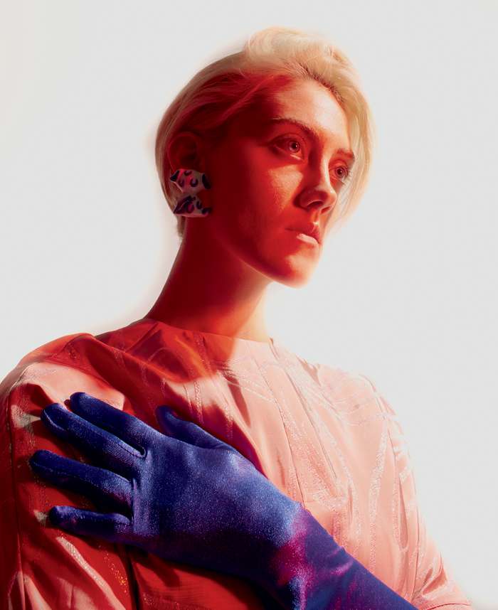 Опора не имеет гендера. Я точно так же могу стать для Юры сильным плечом, как и он для меня