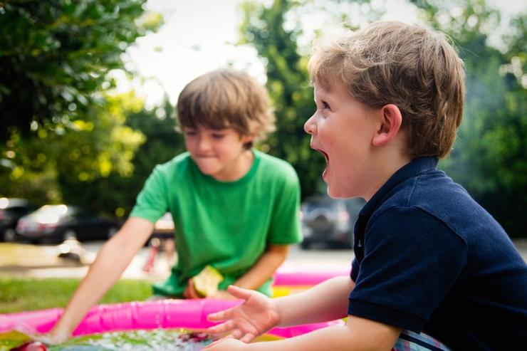 ребенок с расстройством аутистического спектра часто равнодушен к играм с детьми