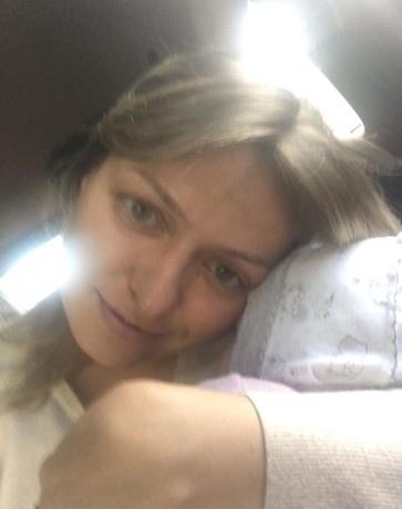 Жена актера с новорожденным сыном