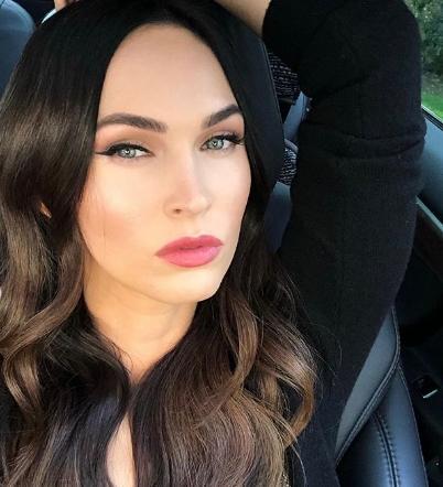 Меган Фокс поделилась селфи с молодым бойфрендом