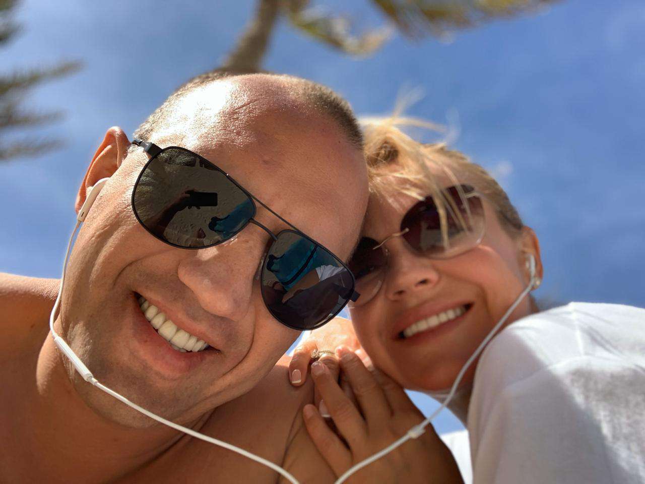 Пойыздағы лесбияндық кондукторлар Үнді жезөкшелерінің суреттері