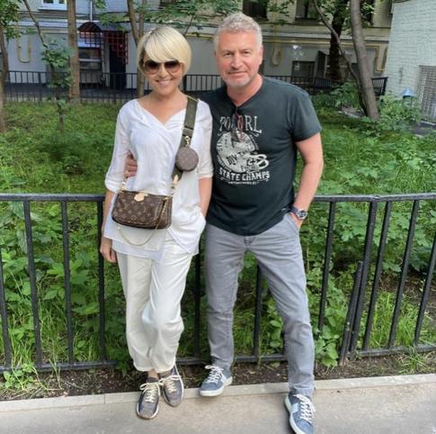 «Нельзя так долго вместе жить!»: Агутин прокомменти­ровал слухи о его разводе с Варум