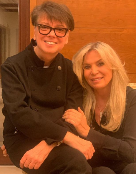 «Практично, актуально»: Юдашкин назвал трендовые цвета весны−2021