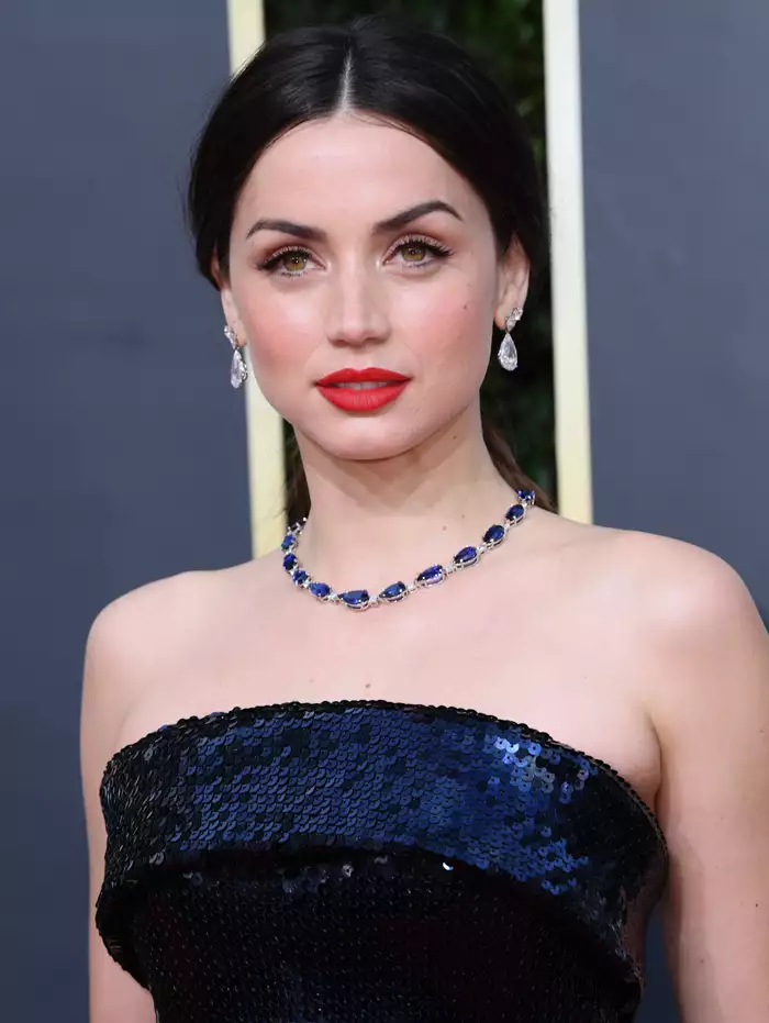 Орыс порно өте жас және тәжірибесіз