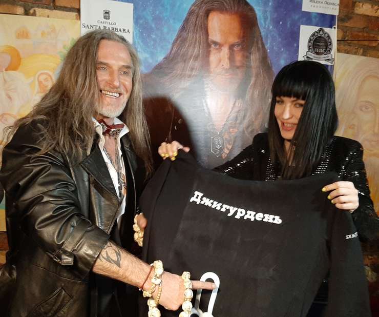 Именинника одели с ног до головы Именинника одели с ног до головы