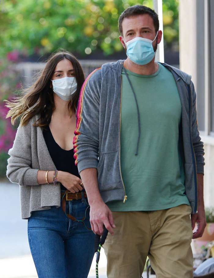 Ана де Армас и Бен Аффлек перестали скрывать свой роман в августе 2020 года
