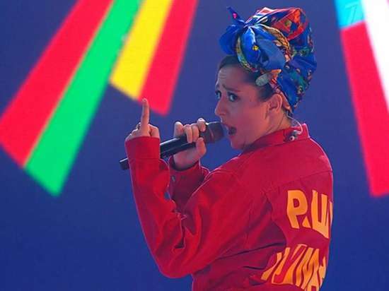 Певица Манижа