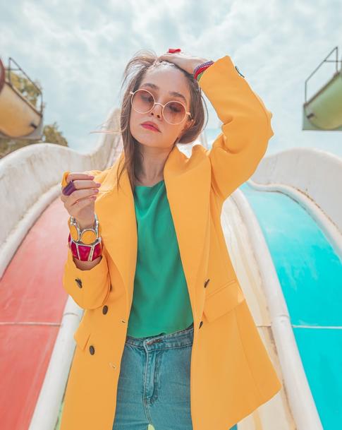 Прямые линии vs декор: выбираем трендовое пальто на весну