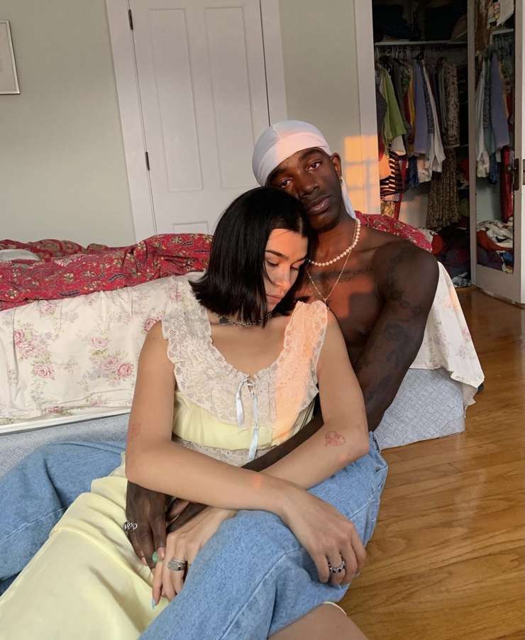 Падчерица Урганта со своим бойфрендом Падчерица Урганта со своим бойфрендом