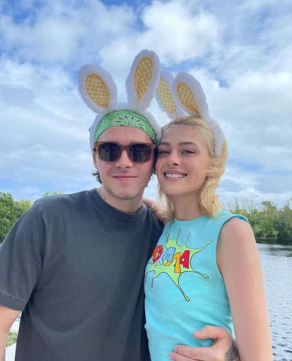 Бруклин совсем скоро станет официальным мужем Николы Пельтц Бруклин совсем скоро станет официальным мужем Николы Пельтц