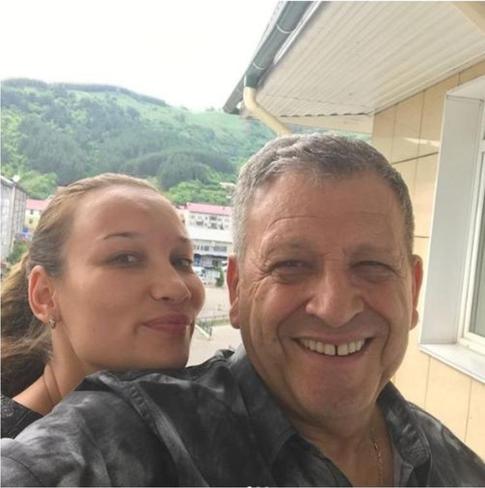 В честь дня рождения сына Белоцерковская показала архивные фото с Грачевским и Филиппом