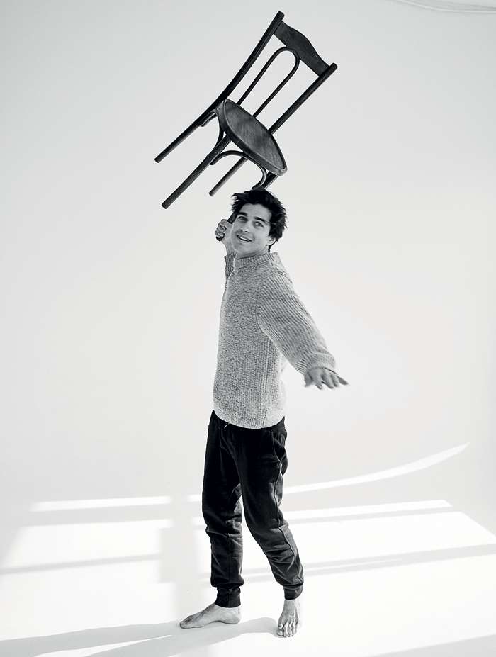 В институте говорили, что я большой, красивый, внятный. Но у меня от самого себя было другое ощущение, и это передавалось на сцене