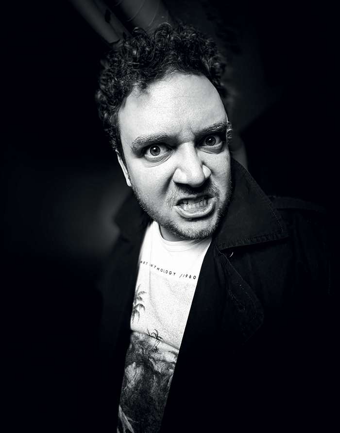 У Дергачева отличные вокальные данные, он окончил консерваторию