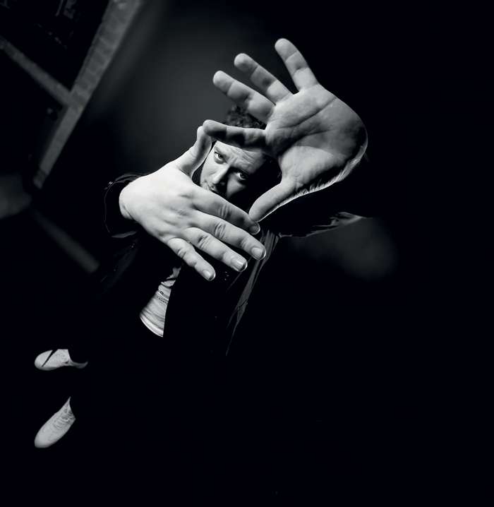 Анна очень разумная: она не устраивает мне сцен, когда после спектакля мы с пацанами отправляемся в баню. Мы понимаем друг друга