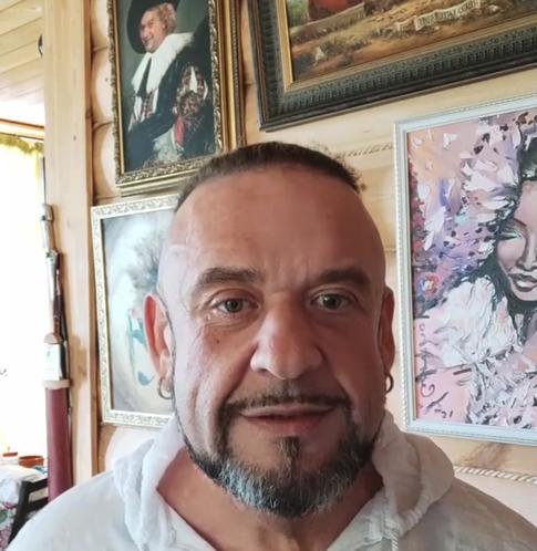 Студентка обвинила юмориста Александра Морозова в избиении и изнасиловании