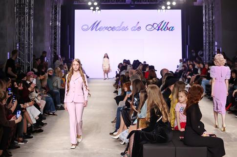 Знаменитый дизайнер Мерседес Де Альба прорвалась в Москву через закрытые границы