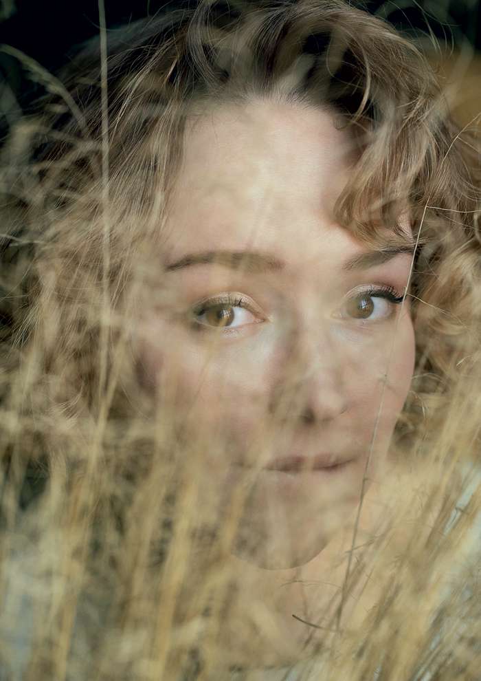 дарья – полиглот. В детстве смотрела мультфильмы диснея в оригинале. а сейчас знает английский, немецкий и голландский языки дарья – полиглот. В детстве смотрела мультфильмы диснея в оригинале. а сейчас знает английский, немецкий и голландский языки