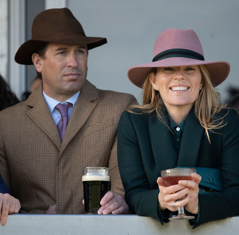 Внук королевы Елизаветы II развелся после 13 лет брака