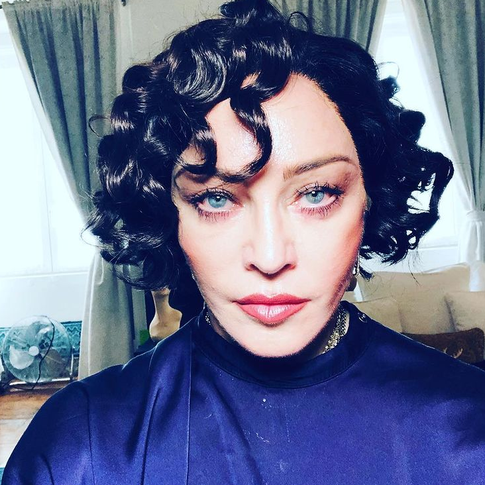 Верните назад: звезды, которых критикуют за смену имиджа