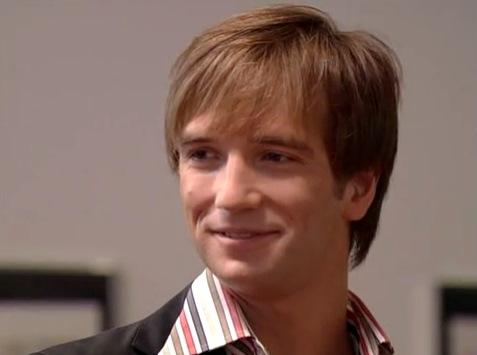 Звезда сериала «Не родись красивой» Петр Красилов развелся после 16 лет брака