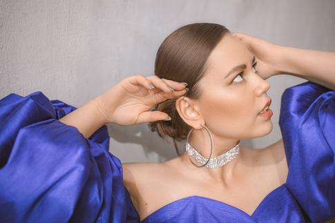 В цвете радуги: почему в июне все модницы будут носить яркую одежду