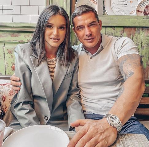 «Мужа допекла»: экс-участница «Дома−2» высказалась о причине проблем у Бородиной и Омарова