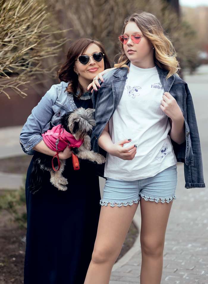 Сиськи мен кисканың жақыннан түсірілген фотосы Неке түніндегі дөрекі секс