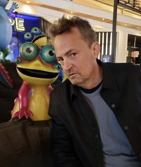 51-летний Мэттью Перри разорвал помолвку с 29-летней невестой